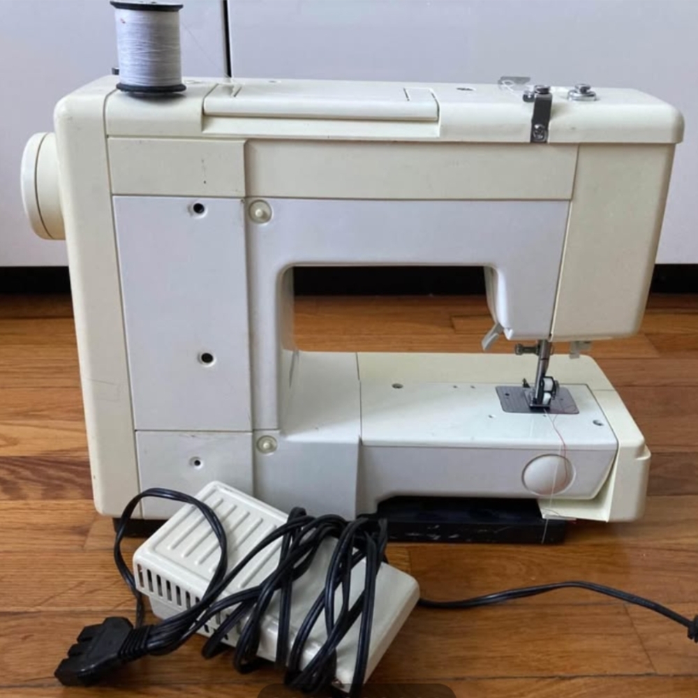 Vintage Like NEW Brother VX-950 Portable Embroidery & Sewing Machine - Picture 8 of 13